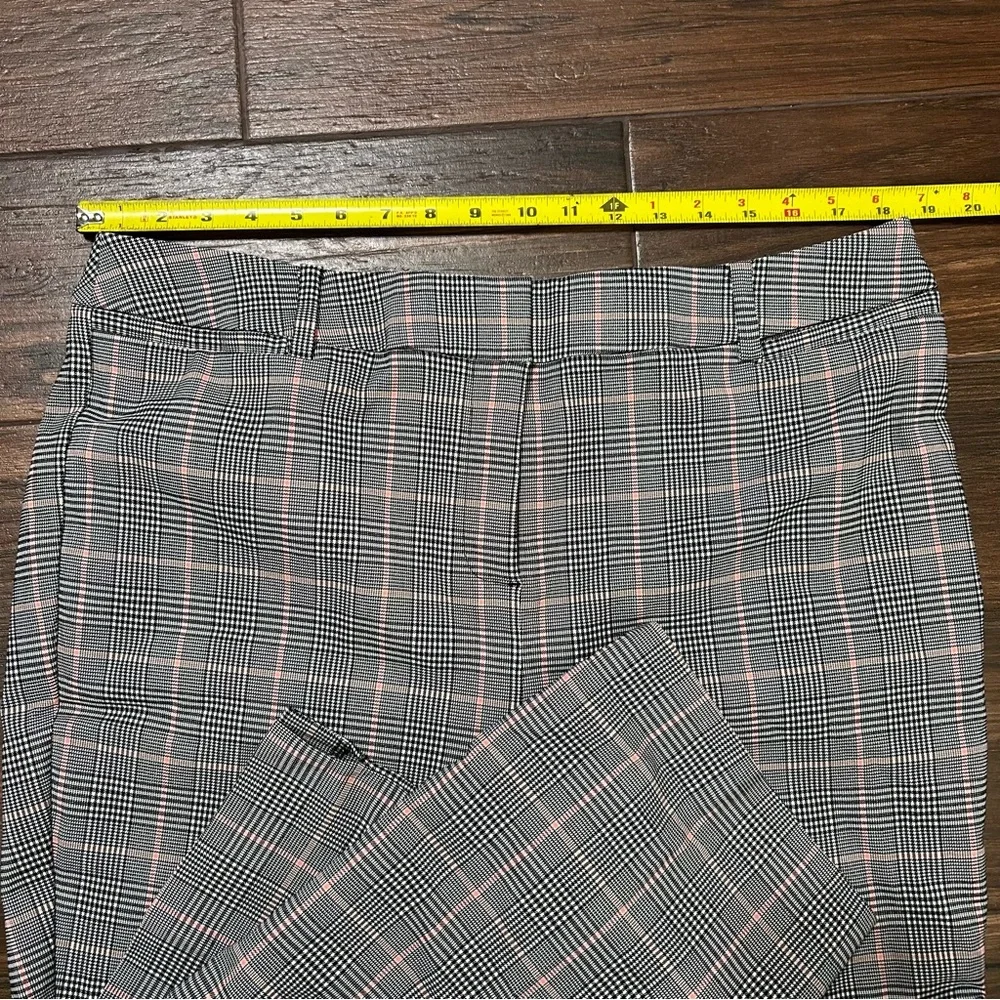Lane Bryant Women’s Slim Capri The 4 Season Pants 16 Plaid‎ Black Pink Mid Rise